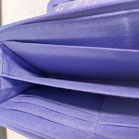 Vera Bradley Turnlock Wallet Wild Roses Fair - Picture 3 of 4